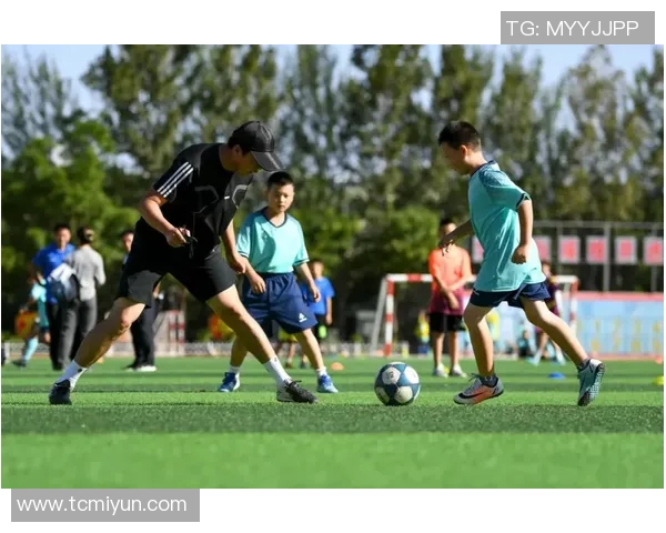 中国队与泰国国足球激战正酣谁将赢得这场亚洲足球盛宴